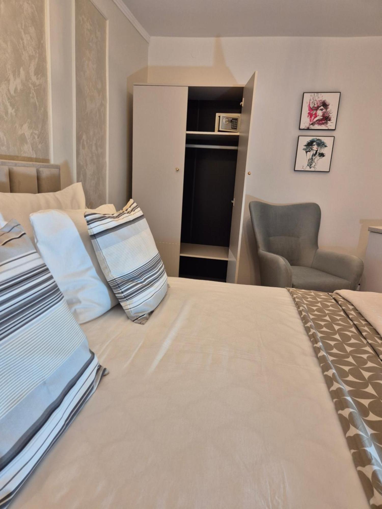 Studio Apartment Lily Rovinj Bagian luar foto